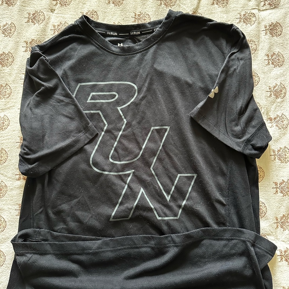 Under Armour Black RUN Graphic Men's Shirt